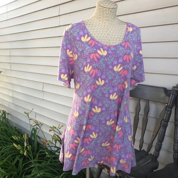 ♦️2/$30 Floral LuLaRoe Perfect T - Picture 2 of 7